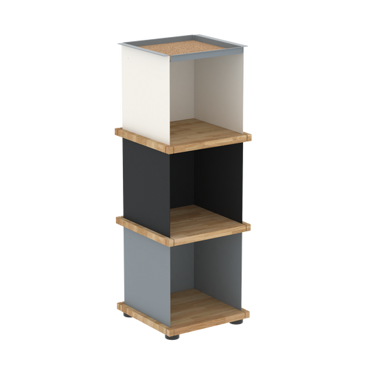 YU TRAY SHELF 1x3 – Ein schmales Regal mit besonderem Kopf. Denn beim oberen Abschluss handelt es sich um das vielseitige Tablett YU TRAY. Ein vielseitiges, universell verwendbares Regal, dass Raum und Ablagefläche auch an den kleinsten Orten schafft. Ideal für den Flur, das Homeoffice, die Küche, das Bad und überall, wo Stauraum benötigt wird.